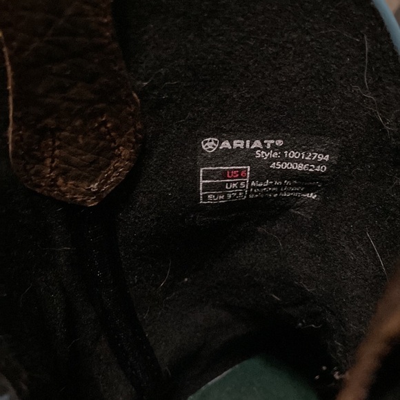 Ariat cowboy boots - Picture 3 of 3